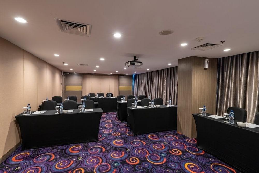 Arthama Tanah Abang Jakarta Exterior photo