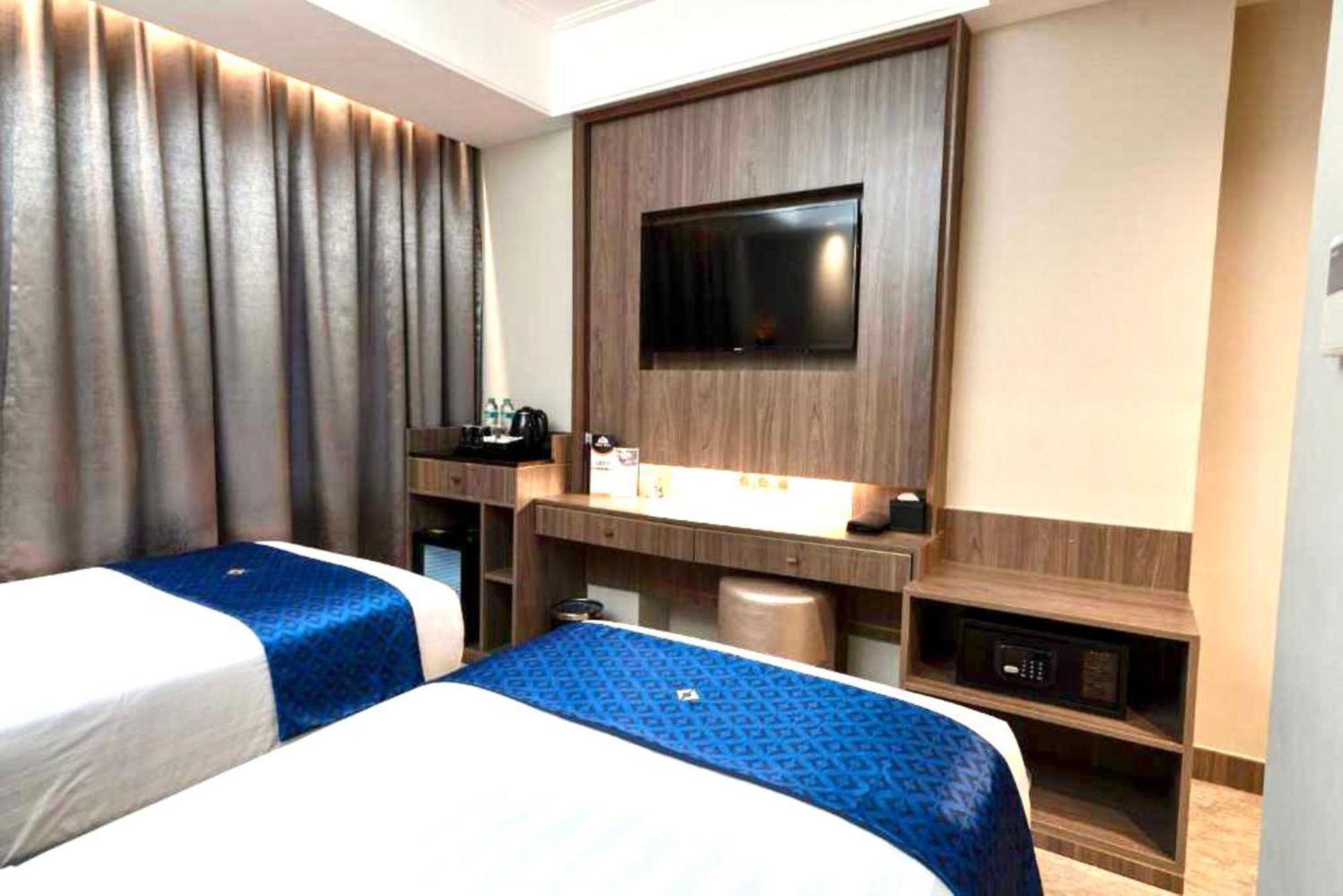 Arthama Tanah Abang Jakarta Exterior photo
